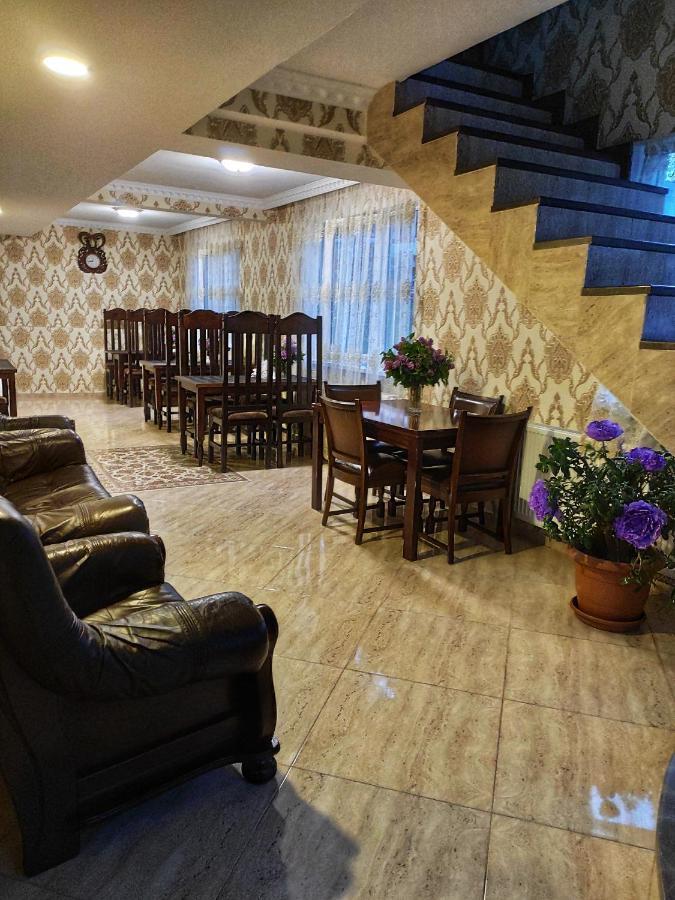 Sophia'S Guesthouse Kazbegi Esterno foto